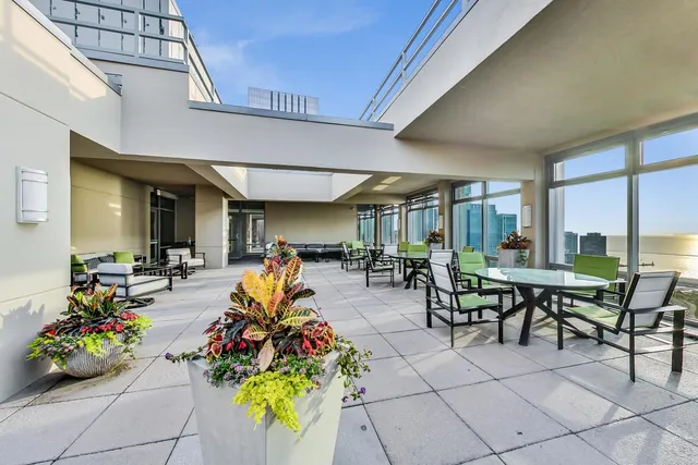 $530,000 | 65 East Monroe Street, Unit 4412, Chicago, IL 60603