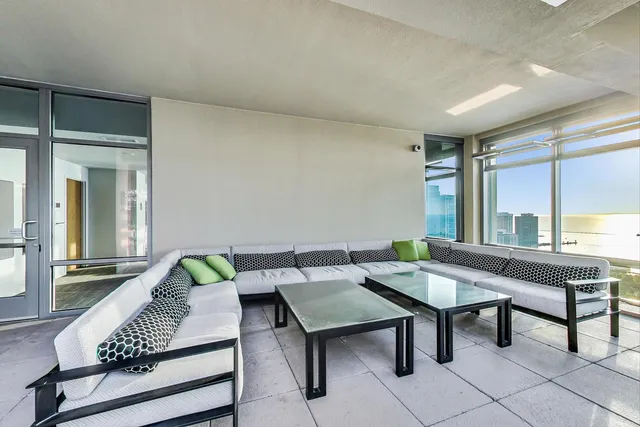 $530,000 | 65 East Monroe Street, Unit 4412, Chicago, IL 60603