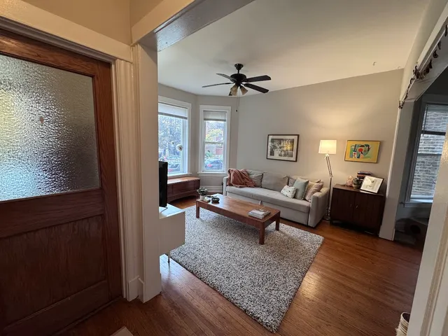 $2,800 | 2251 West Giddings Street, Unit 1, Chicago, IL 60625