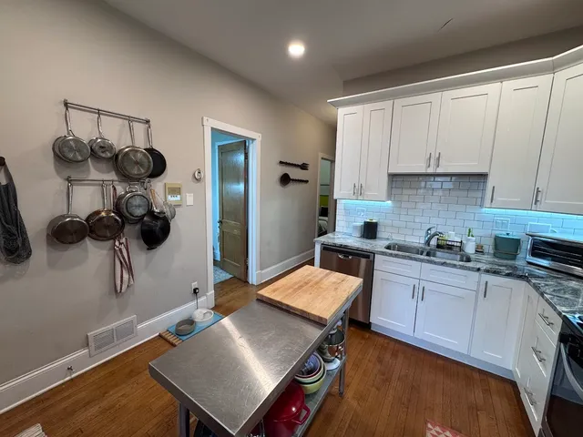 $2,800 | 2251 West Giddings Street, Unit 1, Chicago, IL 60625