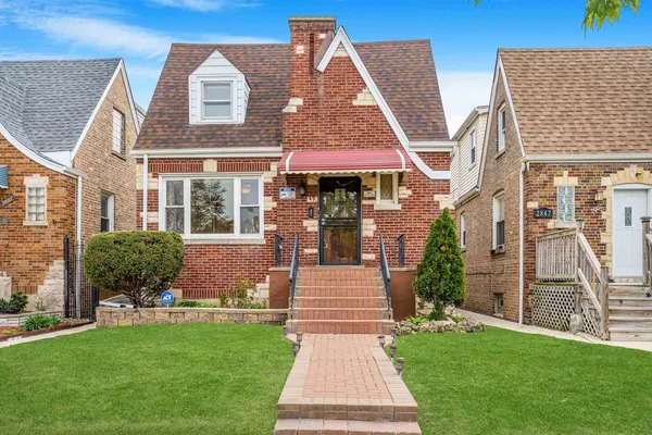 $489,000 | 2849 North Merrimac Avenue, Chicago, IL 60634
