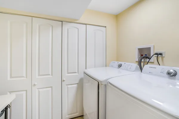 $489,000 | 2849 North Merrimac Avenue, Chicago, IL 60634