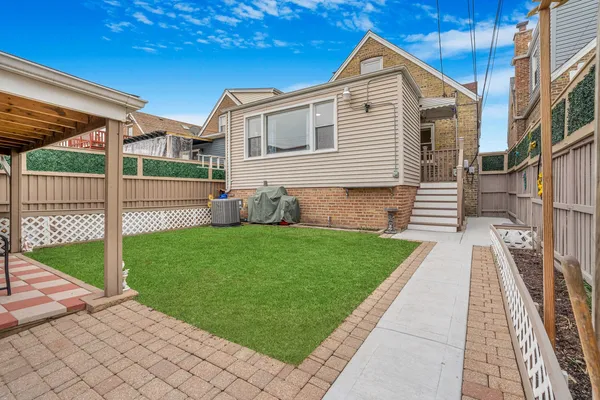$489,000 | 2849 North Merrimac Avenue, Chicago, IL 60634