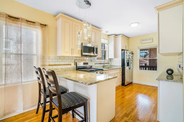 $489,000 | 2849 North Merrimac Avenue, Chicago, IL 60634