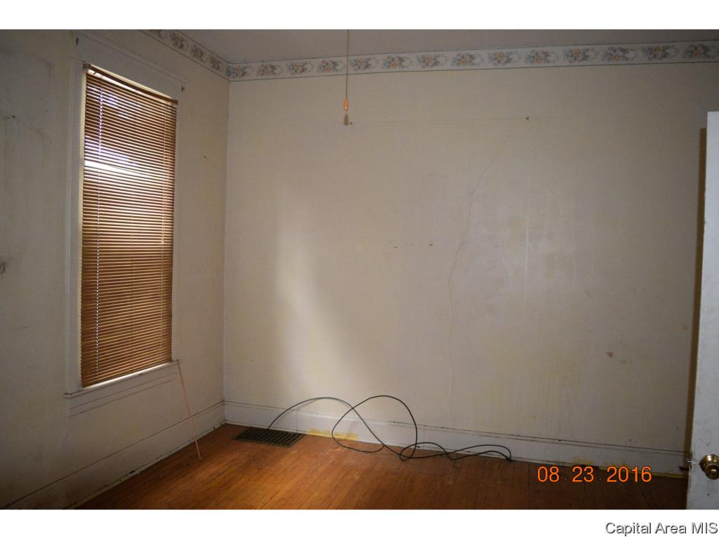 1704 South 8th Street Springfield, IL 62703 - Photo 8 of 13