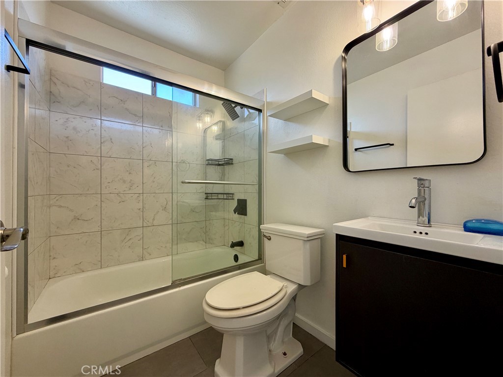1885 Illinois Avenue Riverside, CA 92507 - Photo 11 of 30 Primary Bathroom