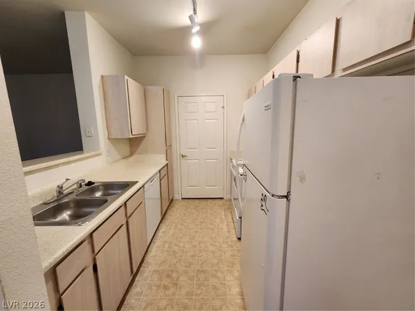 $224,900 | 231 West Horizon Ridge Parkway, Unit 417, Henderson, NV 89012