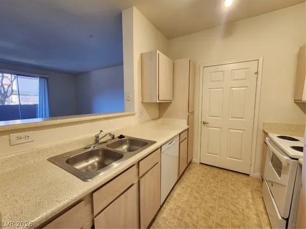 $224,900 | 231 West Horizon Ridge Parkway, Unit 417, Henderson, NV 89012