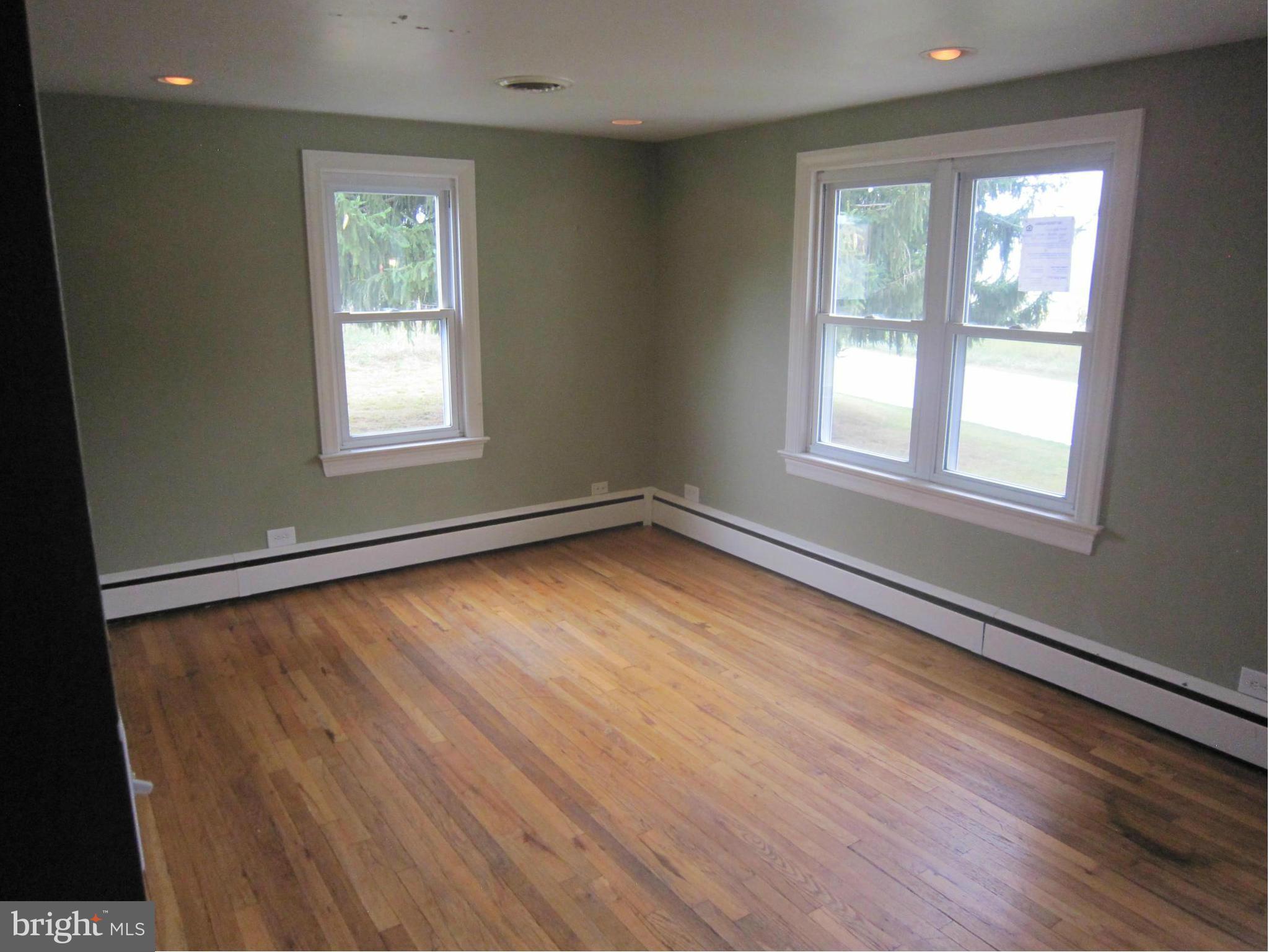 4000 Maple Grove Road Hampstead, MD 21074 - Photo 5 of 28 Living Room