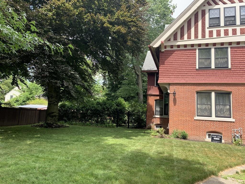 1090 Worthington Street Springfield, MA 01109 - Photo 29 of 41 Gallery Image 29