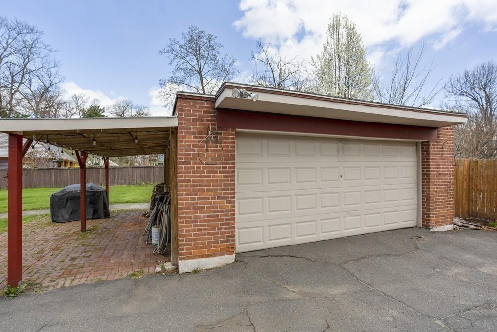 1090 Worthington Street Springfield, MA 01109 - Photo 31 of 41 Gallery Image 31