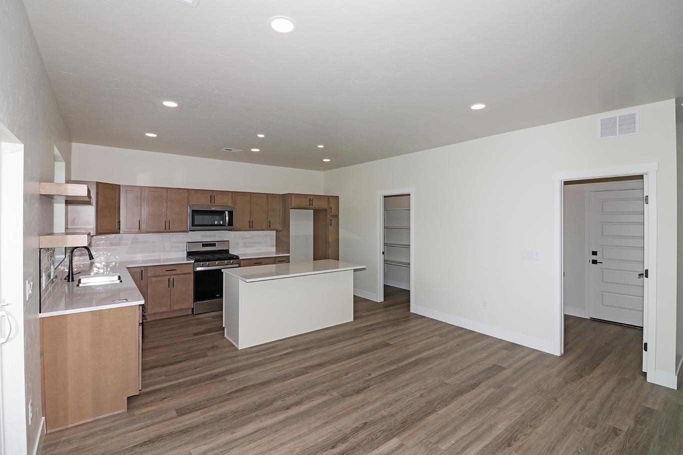 2462 Ross Road Grand Junction, CO 81505 - Photo 11 of 28 Gallery Image 11