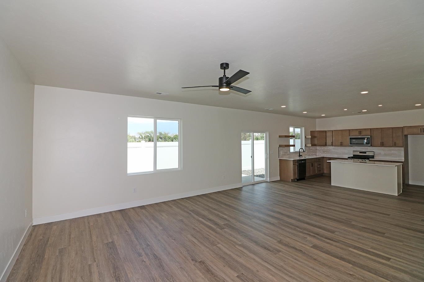 2462 Ross Road Grand Junction, CO 81505 - Photo 3 of 28 Gallery Image 3