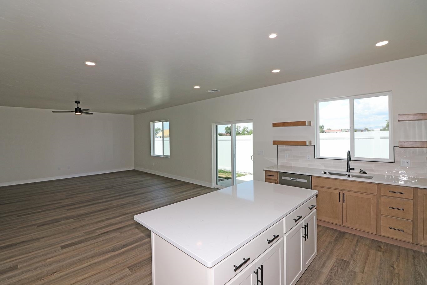 2462 Ross Road Grand Junction, CO 81505 - Photo 7 of 28 Gallery Image 7
