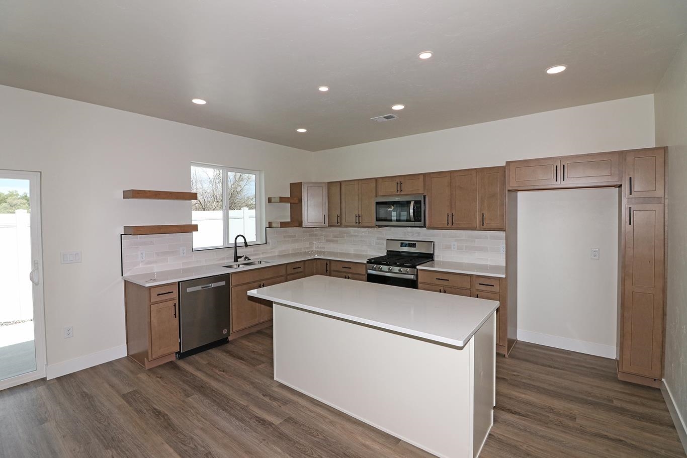 2462 Ross Road Grand Junction, CO 81505 - Photo 10 of 28 Gallery Image 10