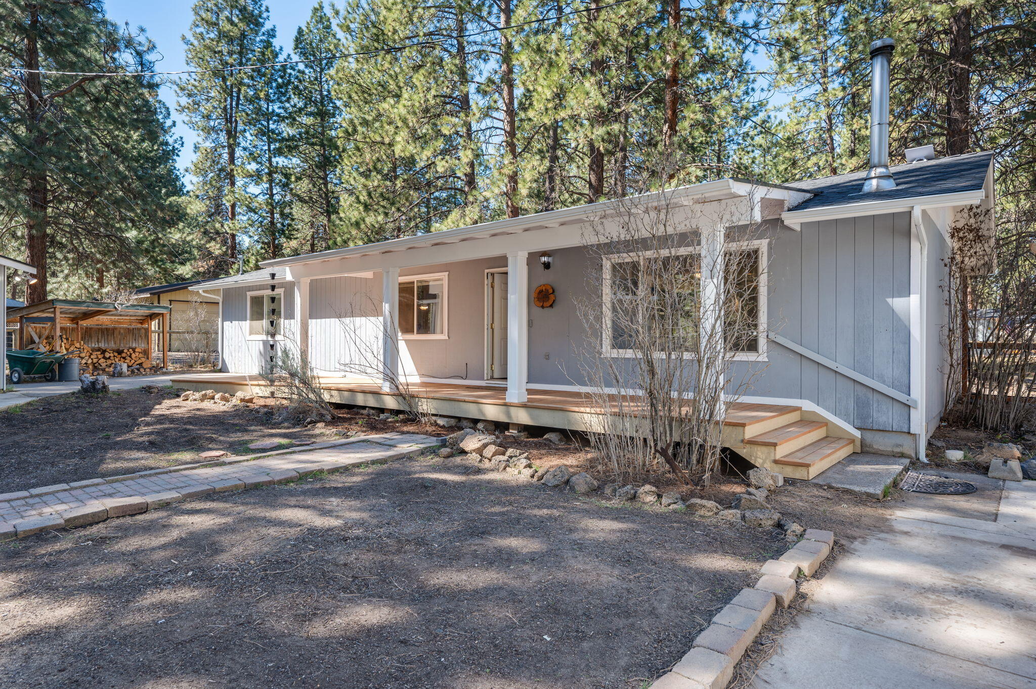 60091 Hopi Road Bend, OR 97702 - Photo 6 of 45 60091-Hopi-Rd-Bend-OR-97702-16