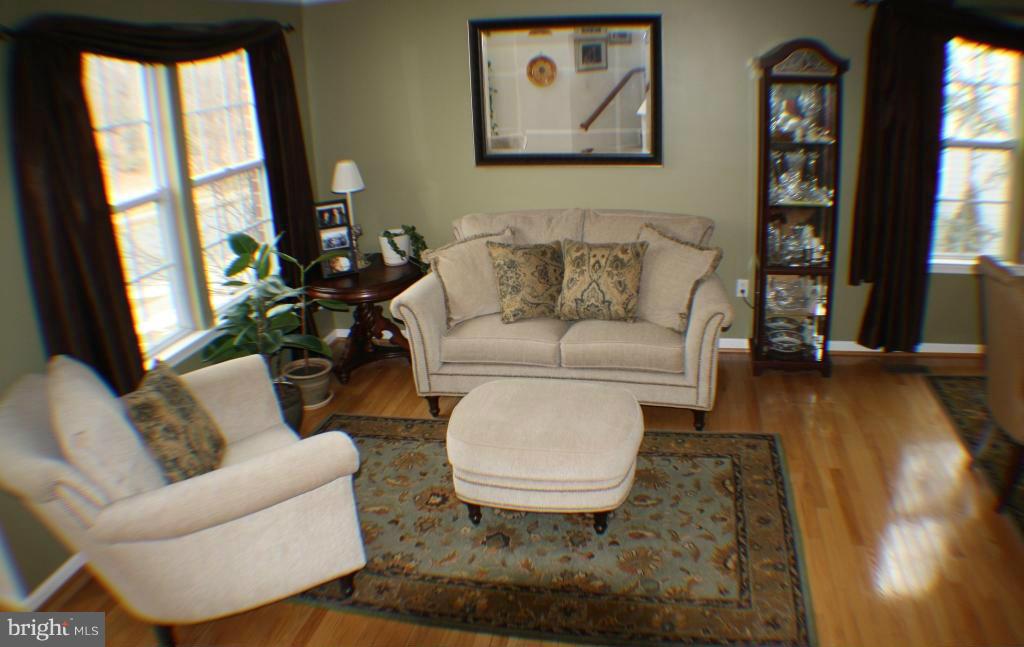 393 Enfield Road Joppa, MD 21085 - Photo 4 of 27 Living Room