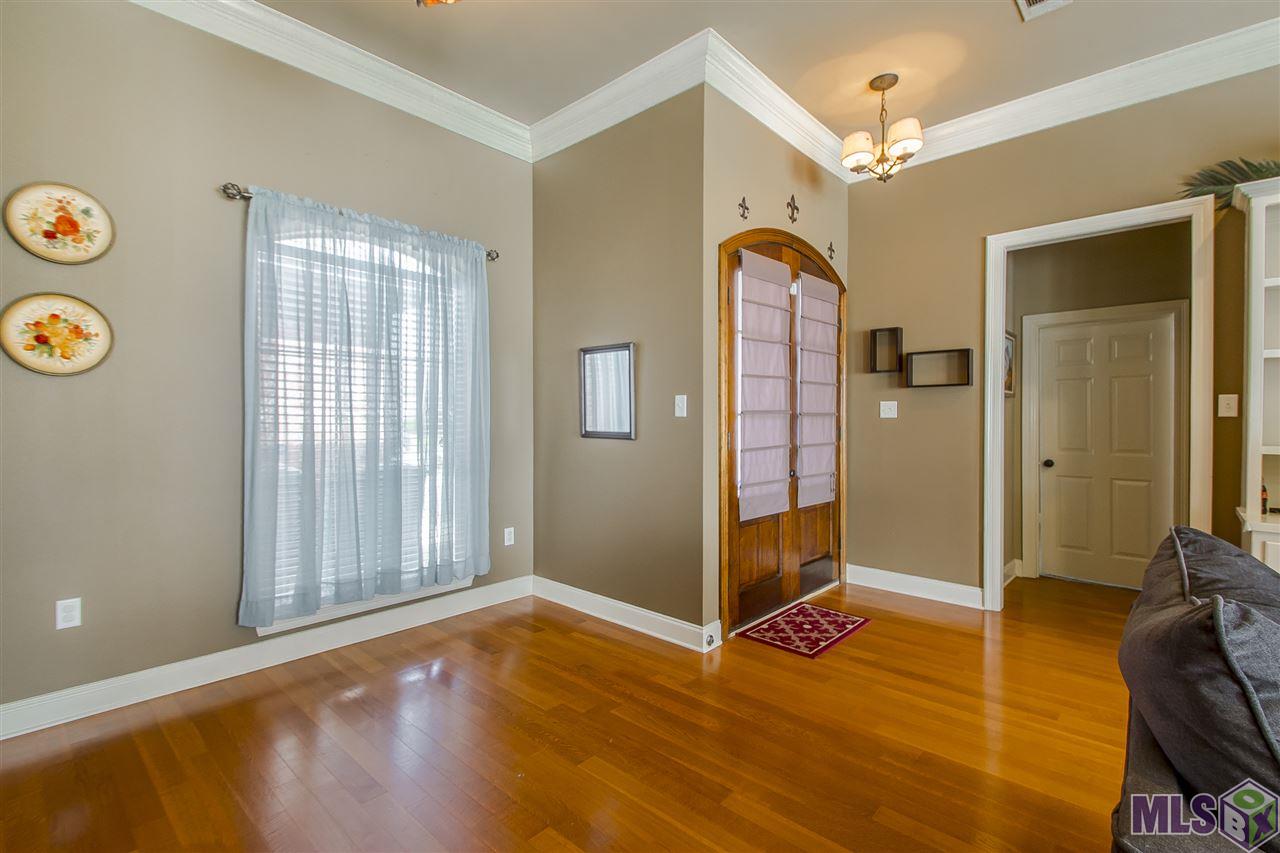 10146 Springtree Avenue Baton Rouge, LA 70810 - Photo 3 of 25 Gallery Image 3