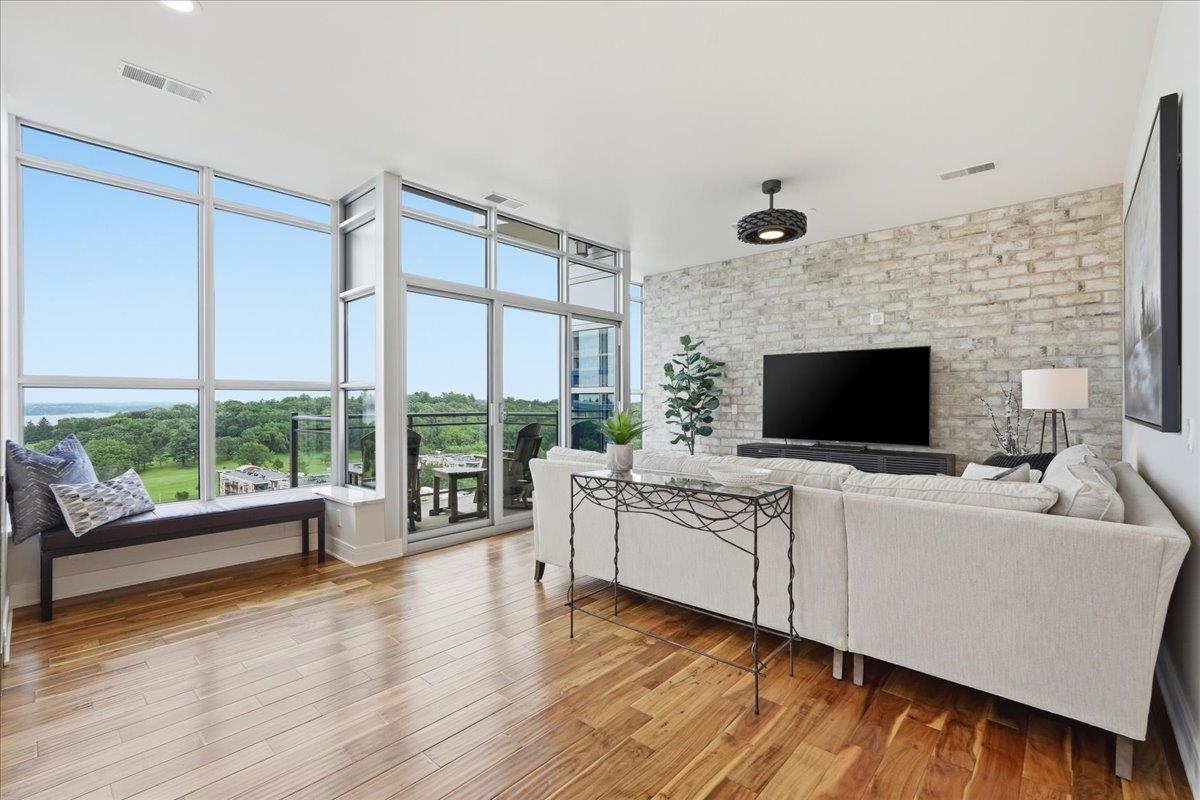 625 North Segoe Road, Unit 1100 Madison, WI 53705 - Photo 4 of 60
