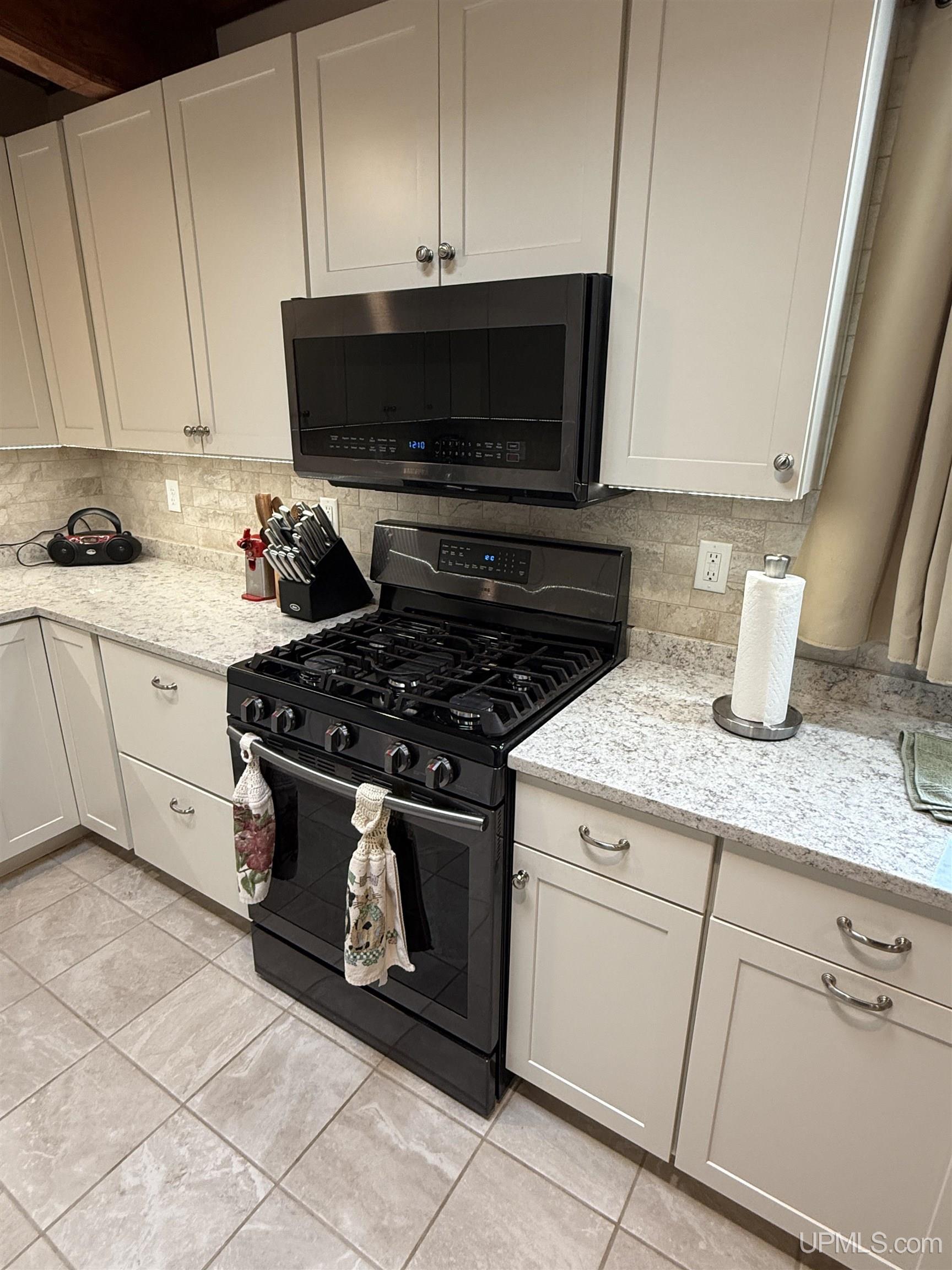 22125 Ridge Road Houghton, MI 49931 - Photo 14 of 80