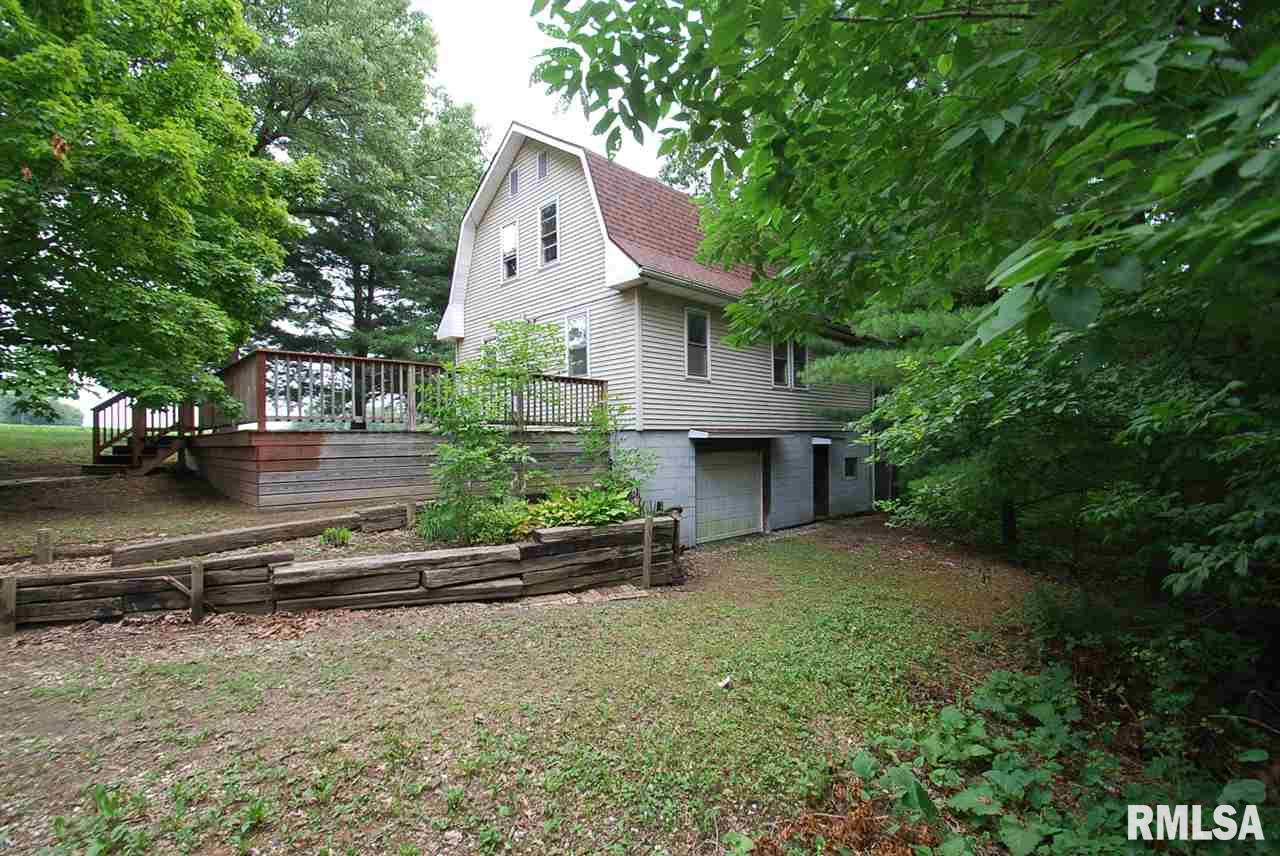 4902 South Cunningham Road Farmington, IL 61531 - Photo 3 of 24