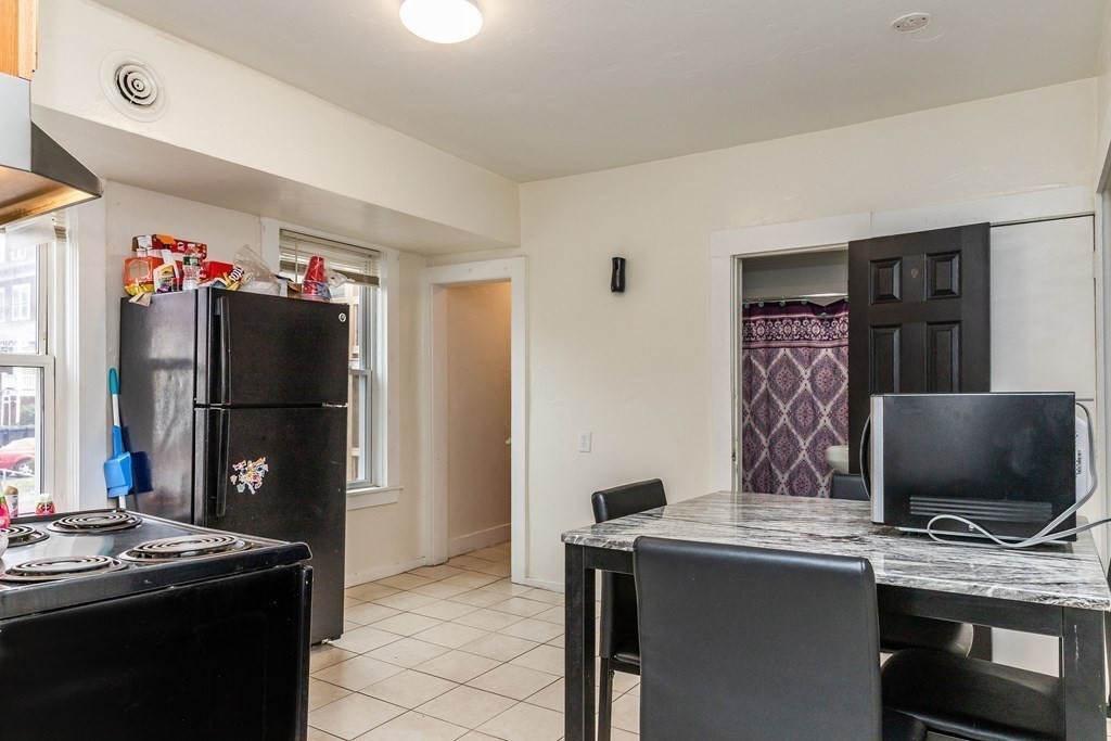 35 Bowdoin Street Worcester, MA 01609 - Photo 2 of 13