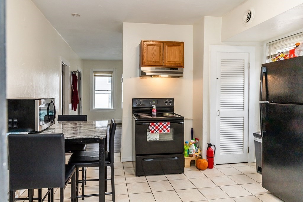 35 Bowdoin Street Worcester, MA 01609 - Photo 3 of 13