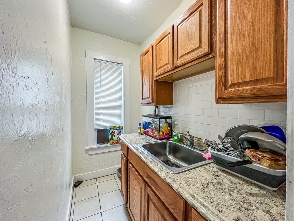 35 Bowdoin Street Worcester, MA 01609 - Photo 8 of 13