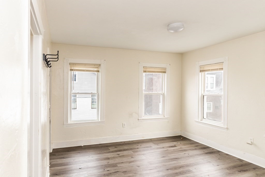 35 Bowdoin Street Worcester, MA 01609 - Photo 10 of 13
