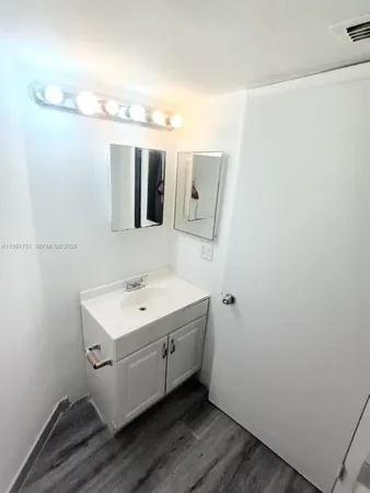 $2,000 | 2871 North Oakland Forest Drive, Unit 113, Oakland Park, FL 33309