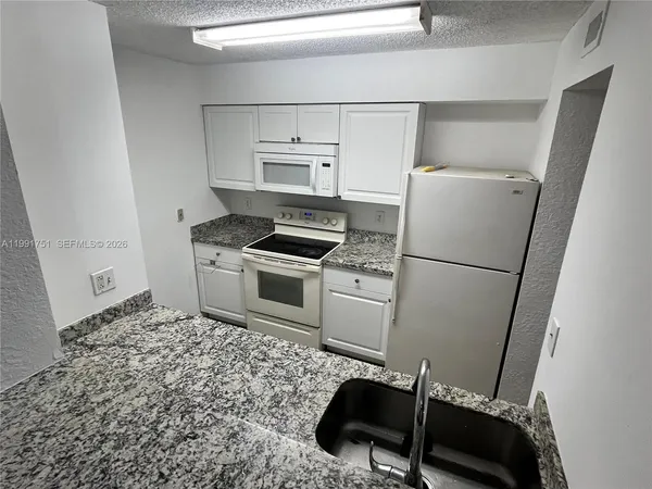 $2,000 | 2871 North Oakland Forest Drive, Unit 113, Oakland Park, FL 33309