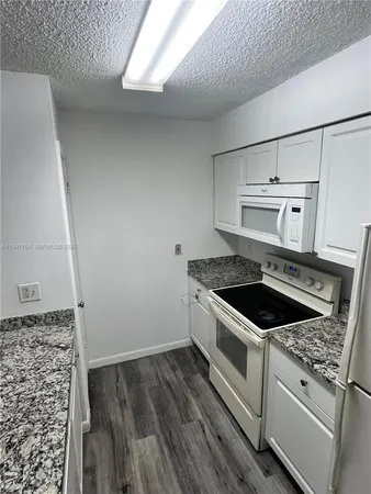 $2,000 | 2871 North Oakland Forest Drive, Unit 113, Oakland Park, FL 33309