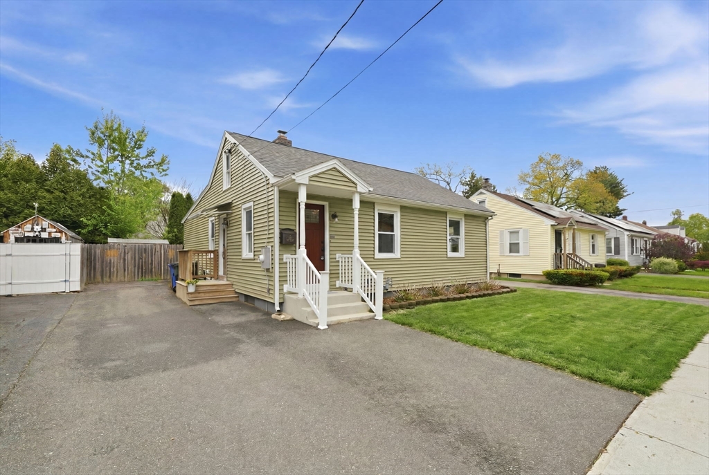 23 Gilman Street Springfield, MA 01118 - Photo 2 of 41