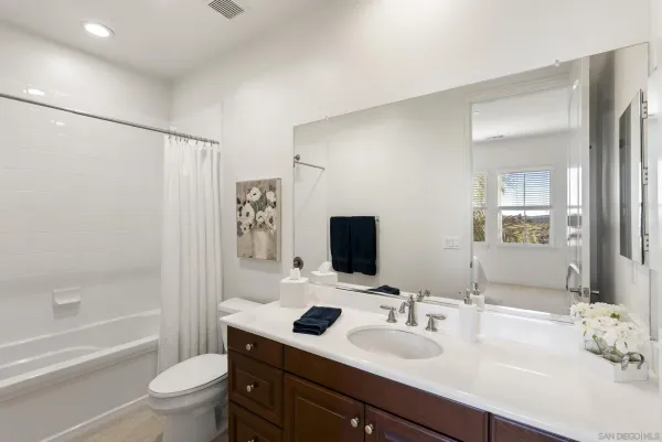 $2,134,988 | 2105 Timneh Court, Oceanside, CA 92057