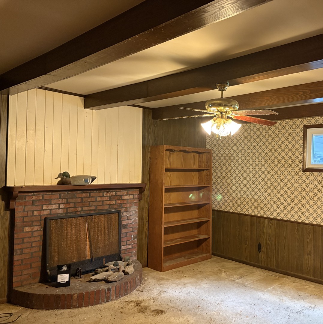 3917 Country Club Road Carbondale, IL 62901 - Photo 6 of 32 a view of entryway