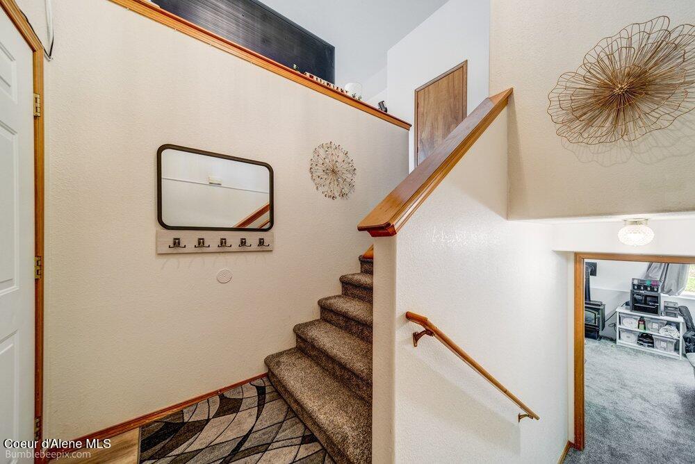 8811 North Davis Circle Hayden, ID 83835 - Photo 17 of 31 Staircase
