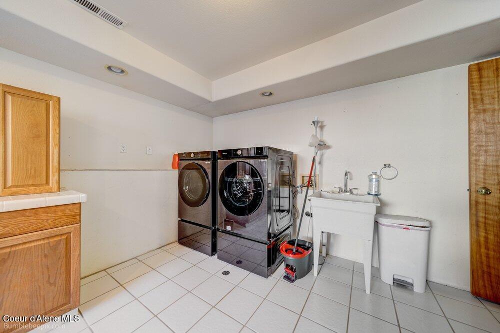 8811 North Davis Circle Hayden, ID 83835 - Photo 26 of 31 Laundry
