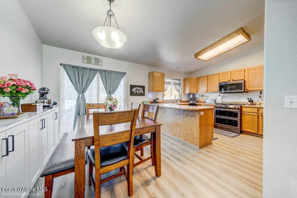 8811 North Davis Circle Hayden, ID 83835 - Photo 6 of 31 Dining Room