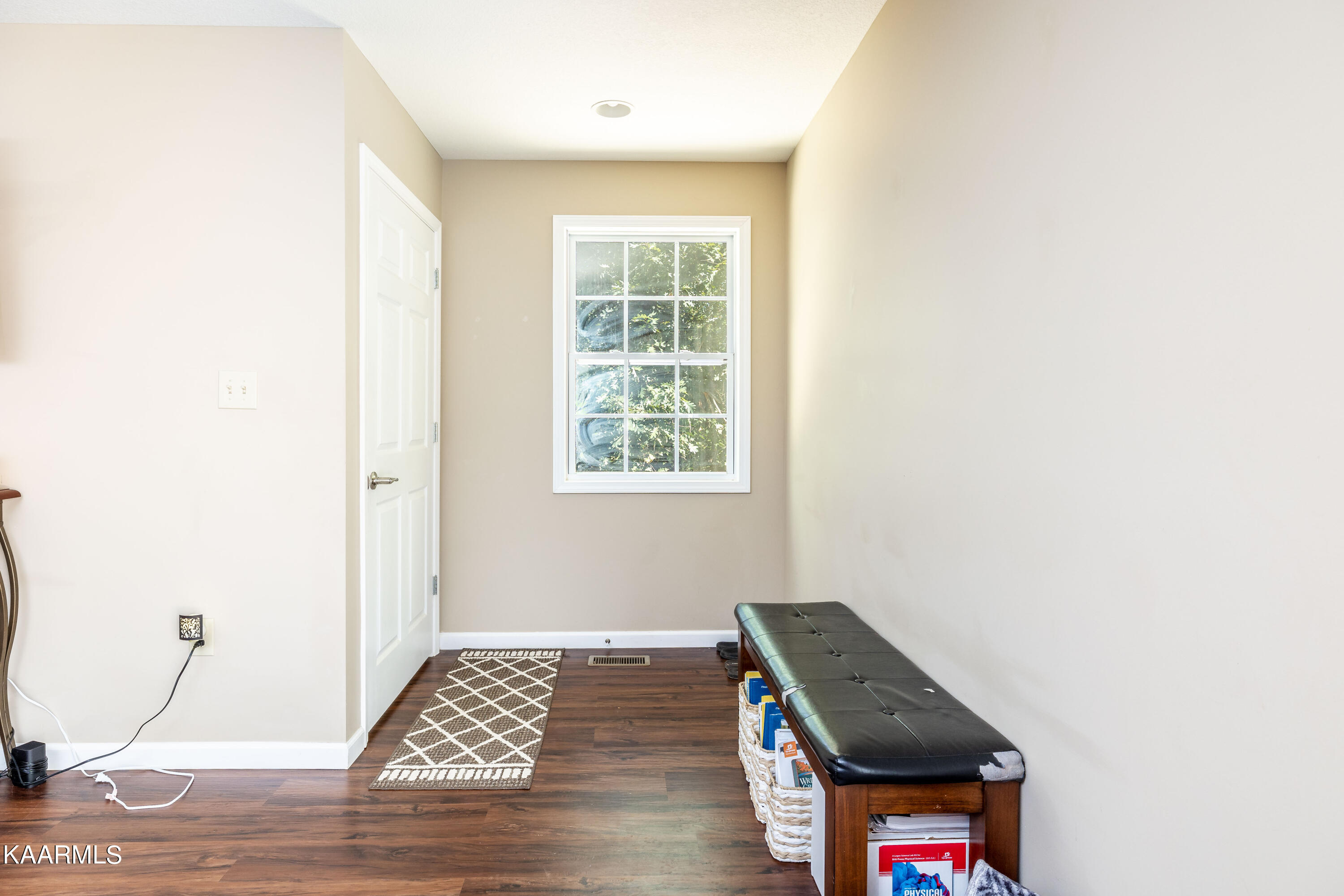 204 Gamble Road Madisonville, TN 37354 - Photo 19 of 29 foyer