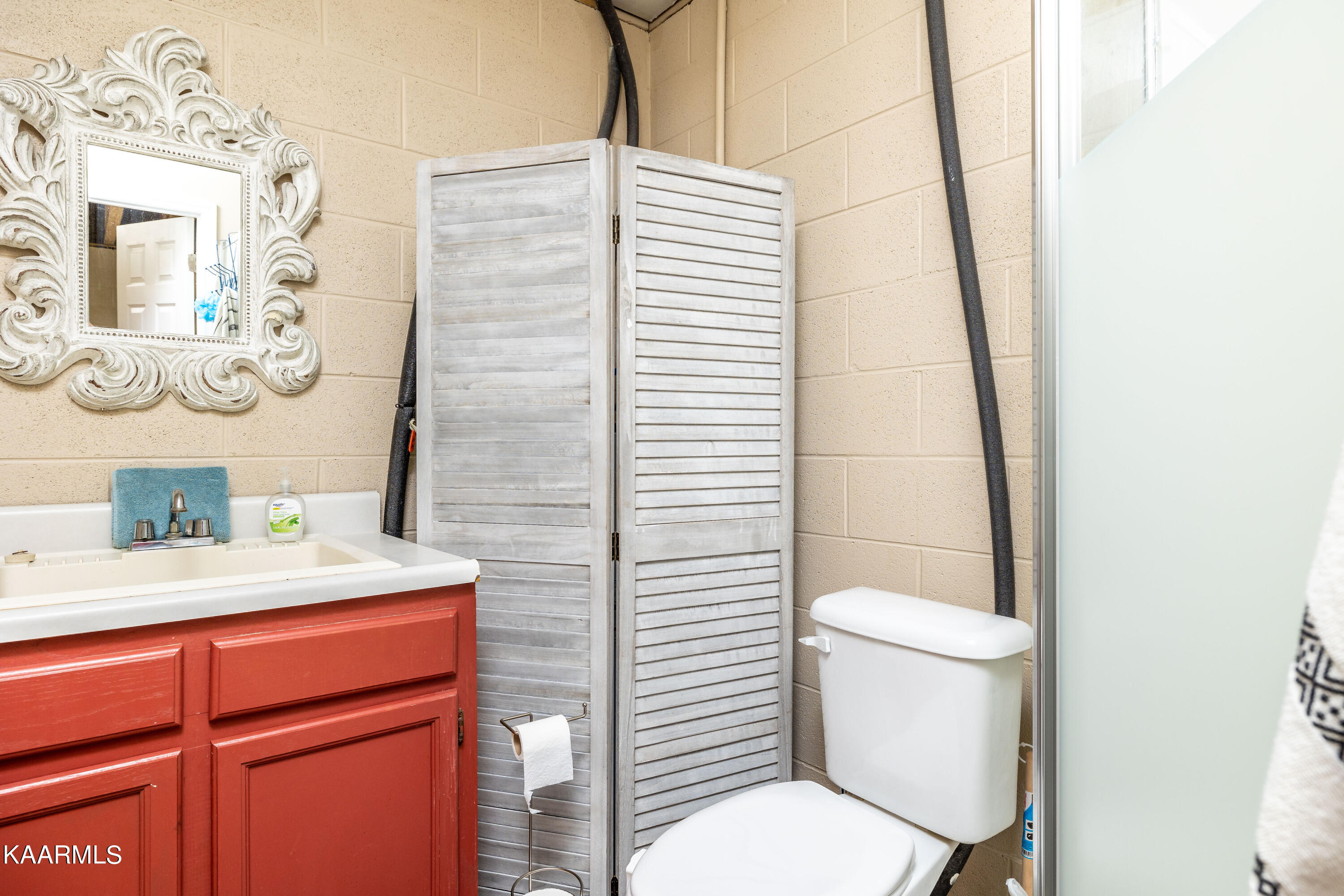 204 Gamble Road Madisonville, TN 37354 - Photo 21 of 29 downstairs bathroom