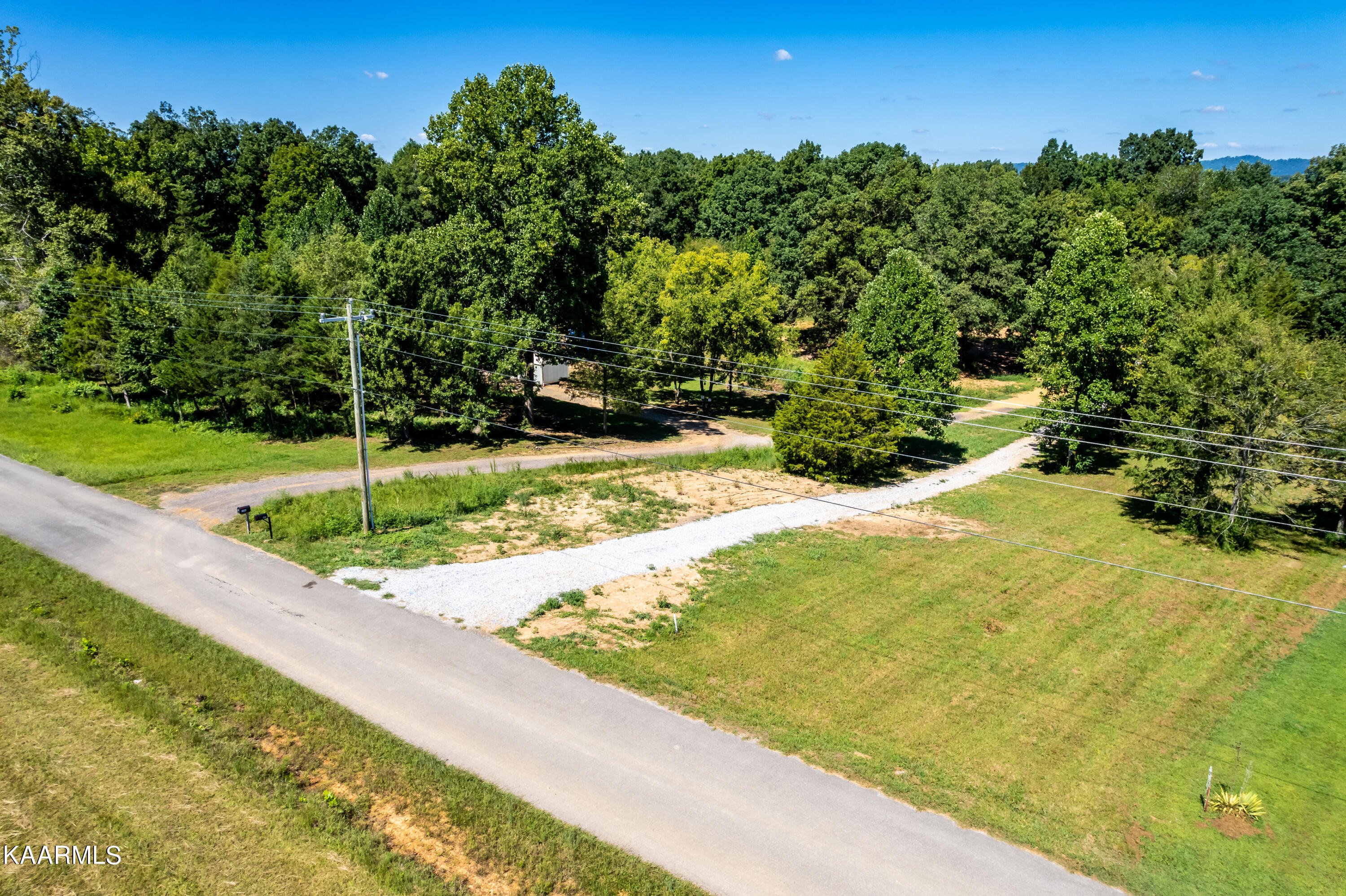 204 Gamble Road Madisonville, TN 37354 - Photo 29 of 29 driveway