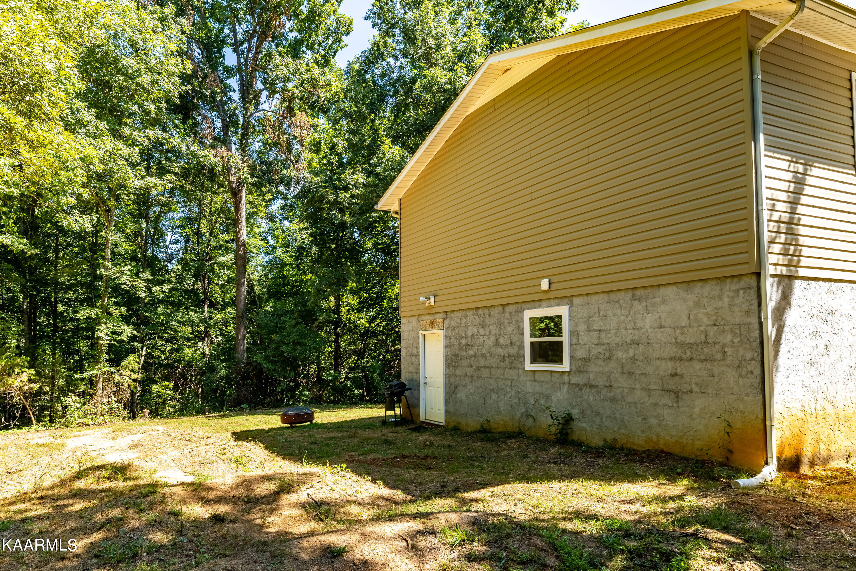 204 Gamble Road Madisonville, TN 37354 - Photo 5 of 29 back of home - close up