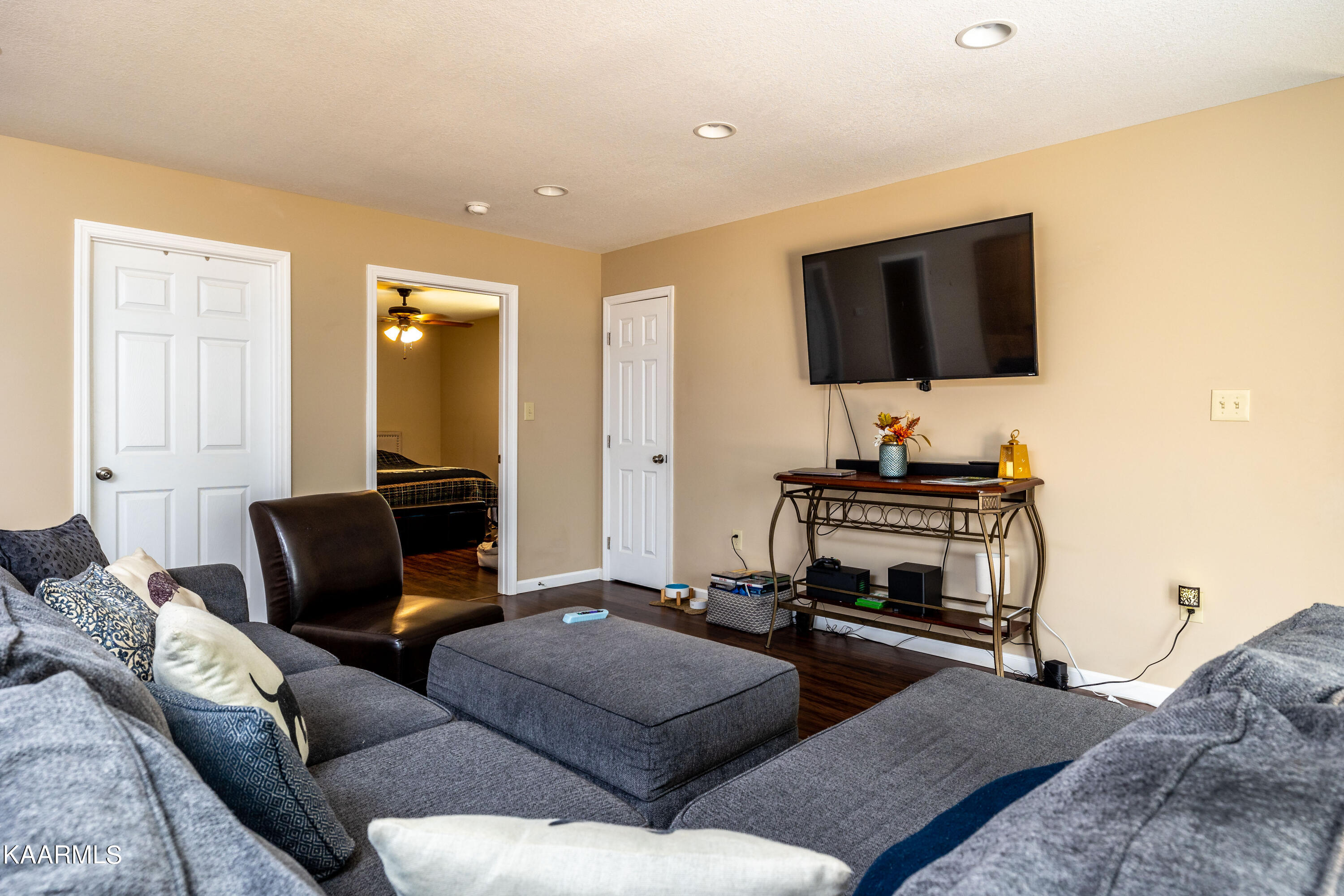 204 Gamble Road Madisonville, TN 37354 - Photo 7 of 29 upstairs living room 2