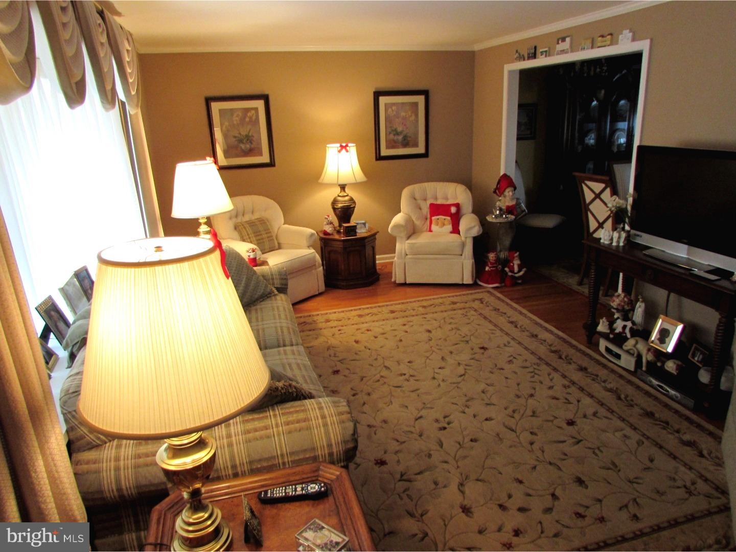 80 Iris Road Warminster, PA 18974 - Photo 12 of 24 Living Room