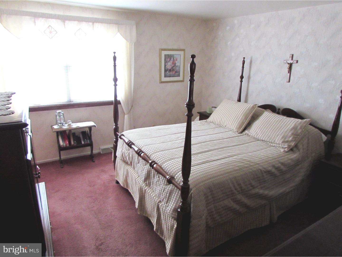 80 Iris Road Warminster, PA 18974 - Photo 19 of 24 Bedroom - Main