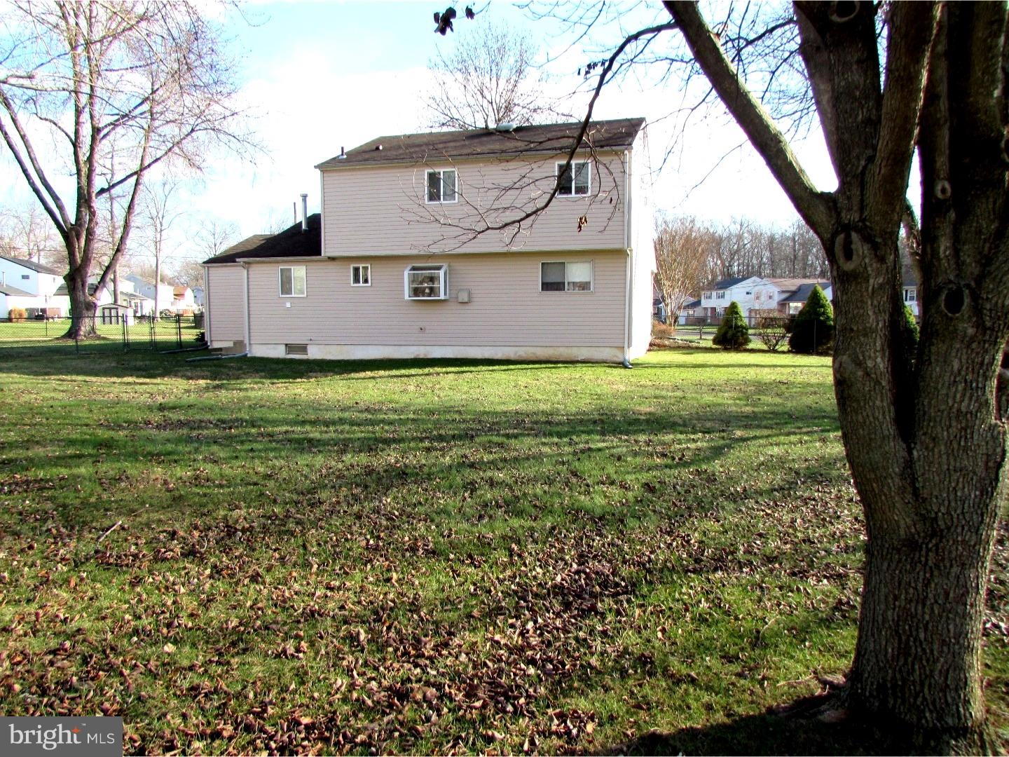 80 Iris Road Warminster, PA 18974 - Photo 6 of 24 Back Yard