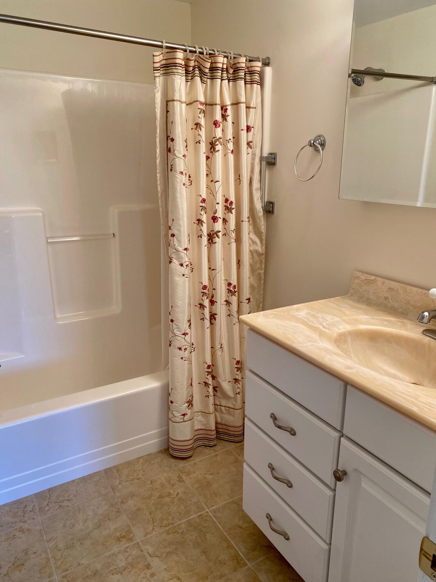 15 Ridgefield Drive, Unit 53 Gorham, ME 04038 - Photo 22 of 47 1 (24)