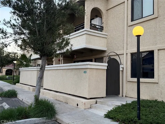 $320,000 | 18808 Mandan Street, Unit 313, Canyon Country, CA 91351