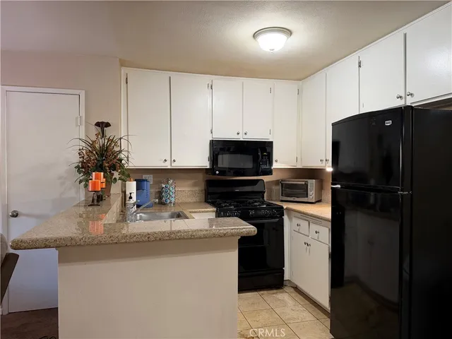 $320,000 | 18808 Mandan Street, Unit 313, Canyon Country, CA 91351