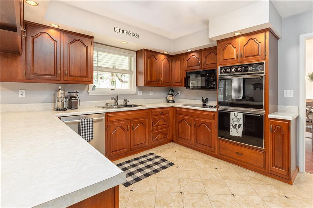 830 Stoystown Road Somerset, PA 15501 - Photo 5 of 25 Gallery Image 5